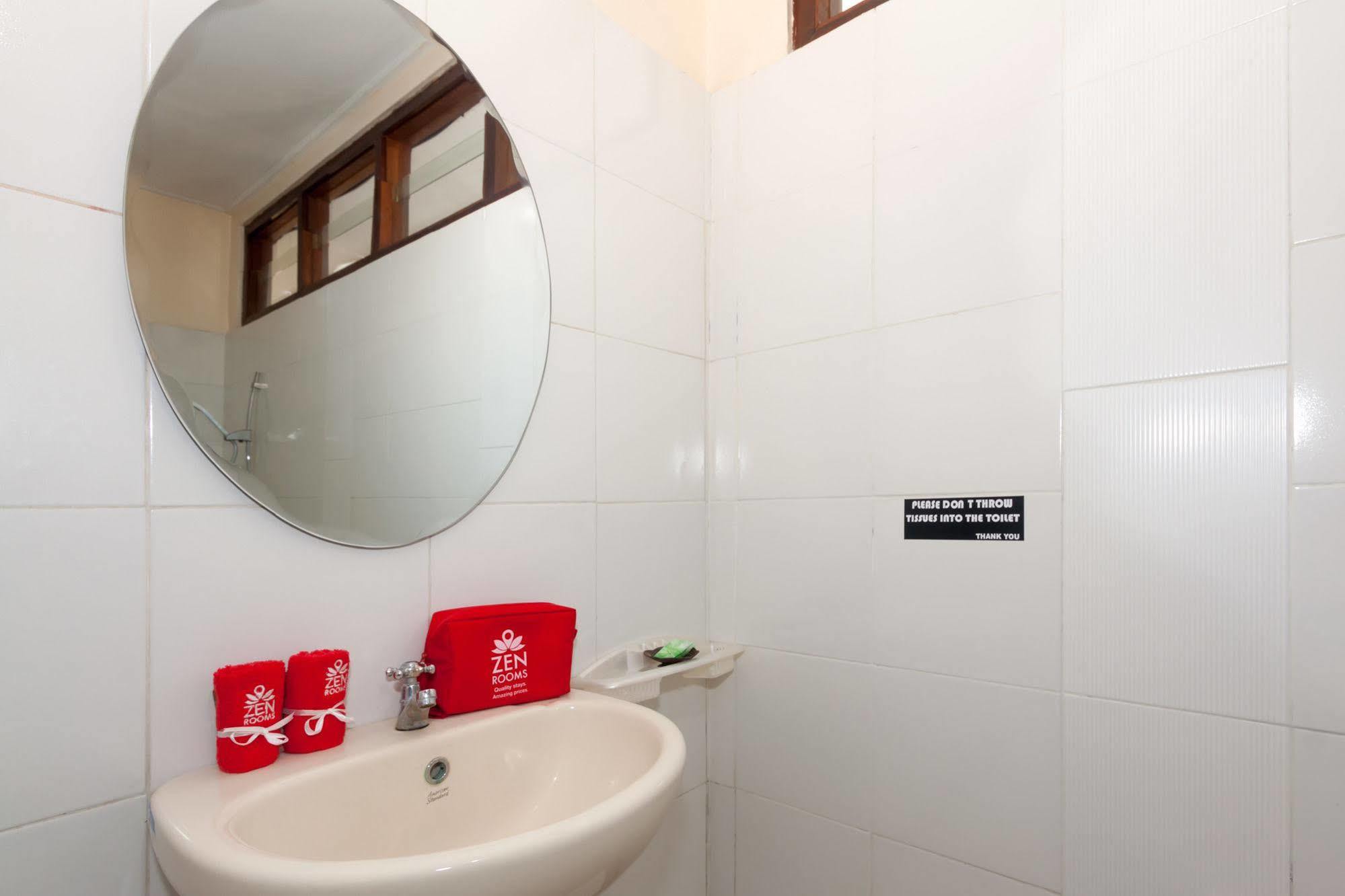 Zen Rooms Sanur Blanjong Sekawaru エクステリア 写真