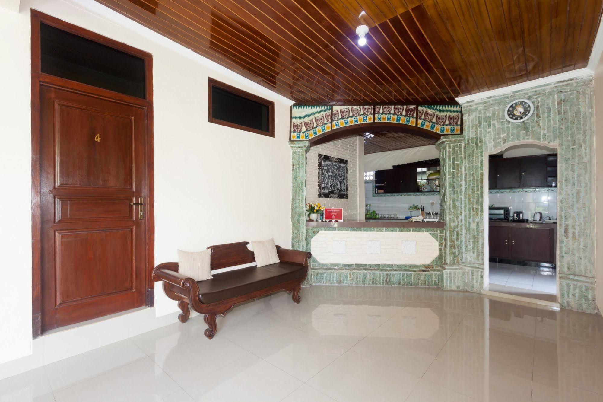 Zen Rooms Sanur Blanjong Sekawaru エクステリア 写真