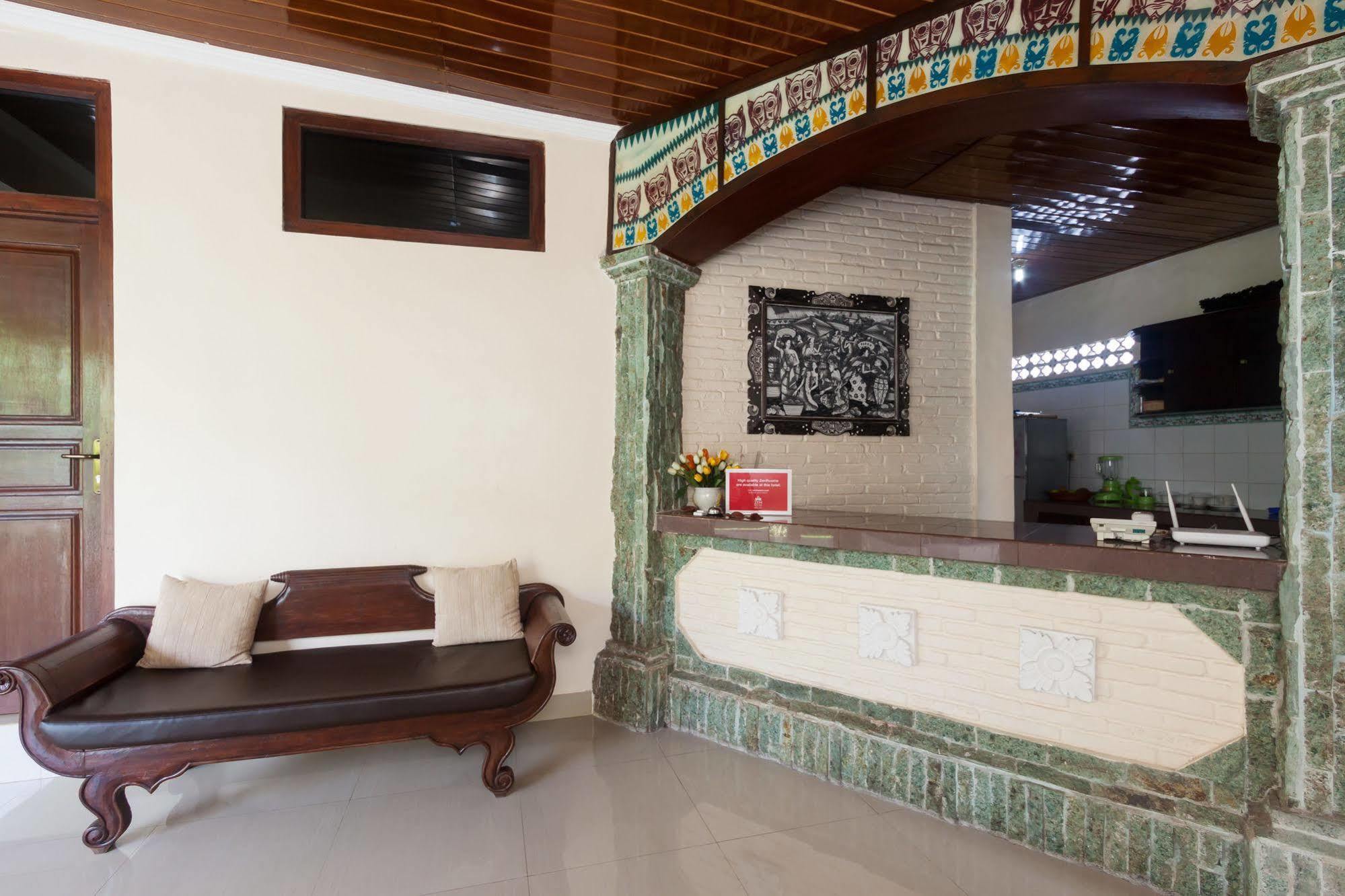 Zen Rooms Sanur Blanjong Sekawaru エクステリア 写真
